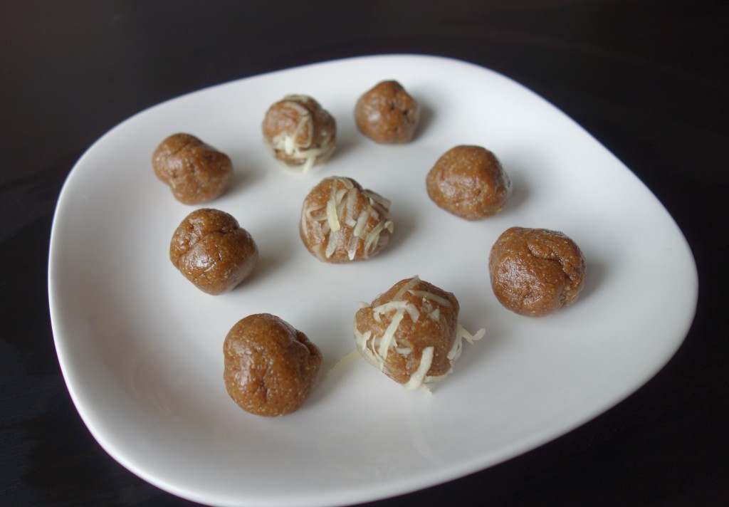 pumpkin spice energy bites keeping it real food