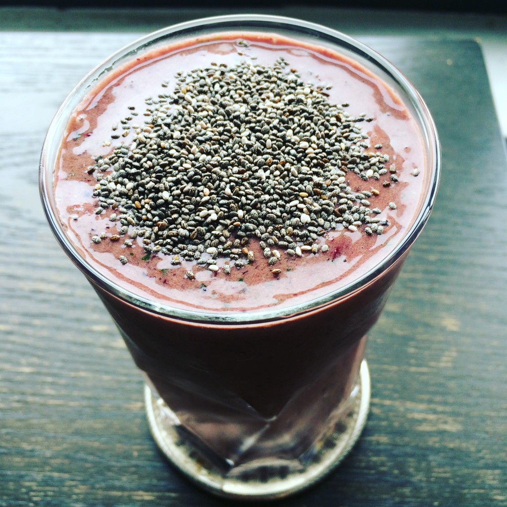healthy skoop choco berry smoothie