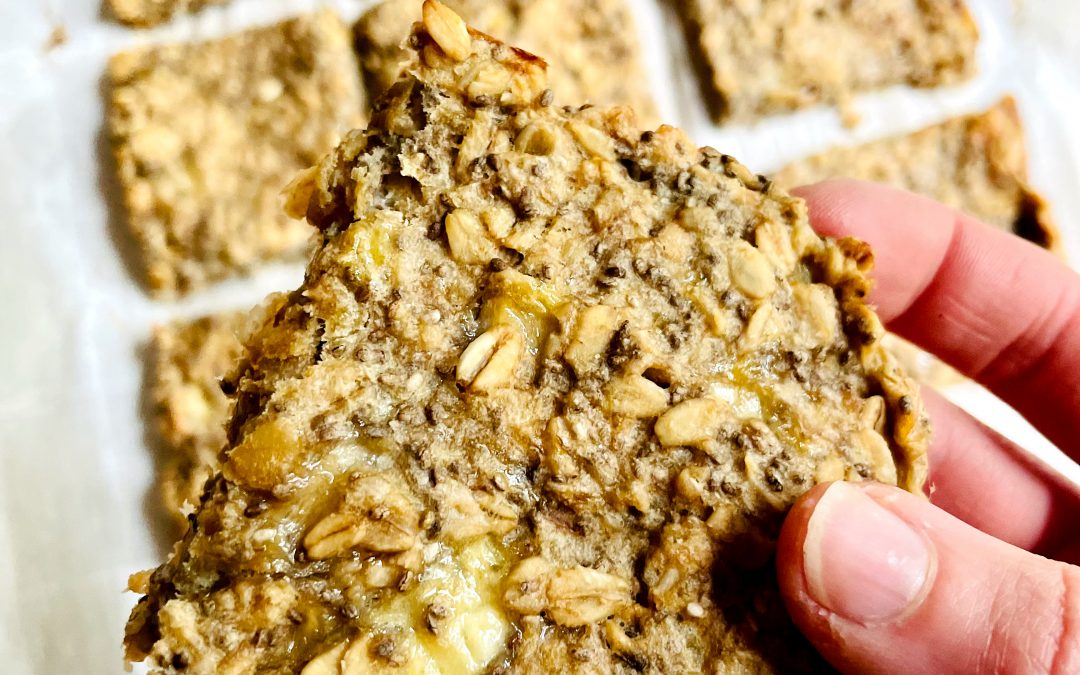 Easy Baked Oatmeal Bars (Vegan)